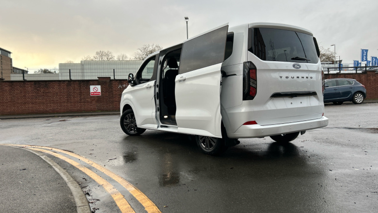Ford Tourneo Custom 320 L1 Diesel Fwd 2.0 EcoBlue 136ps H1 Titanium 8 seater Auto